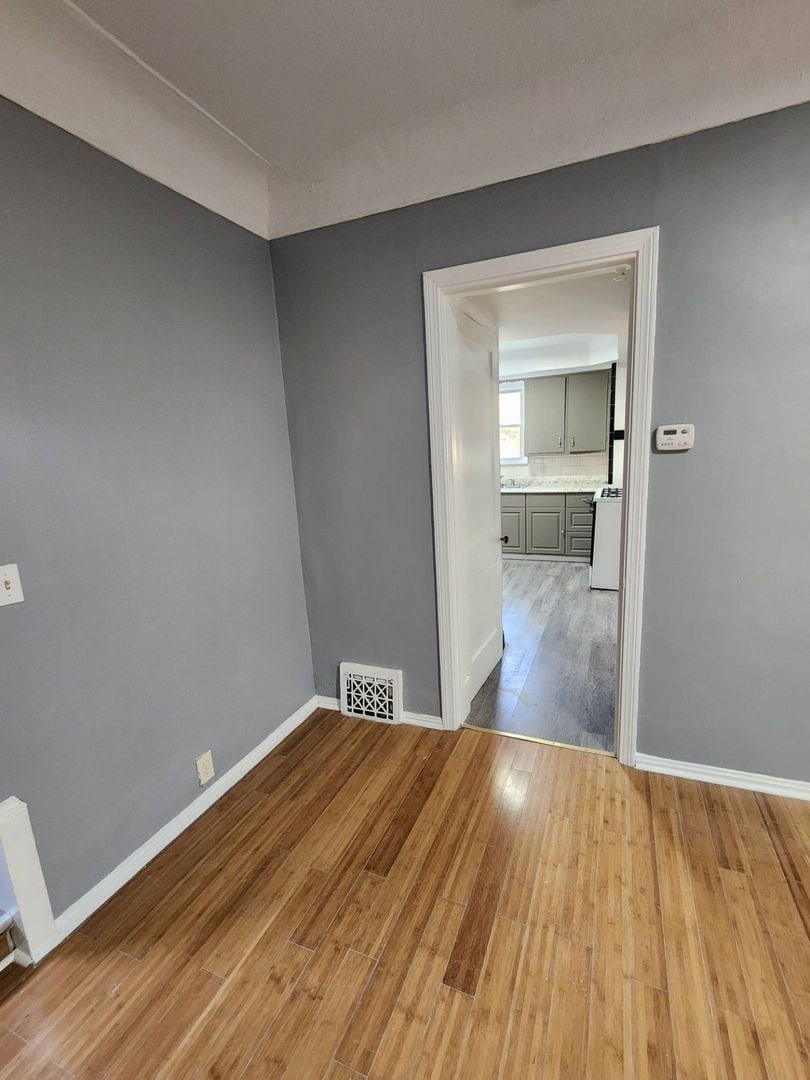 11703 Castlewood Ave Cleveland, OH 44108 – photo 4