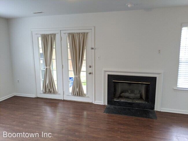 Building Photo - 4 br, 3.5 bath House - 104 Rock Creek Court