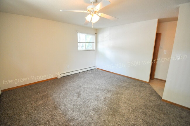 Building Photo - 927 James Ct