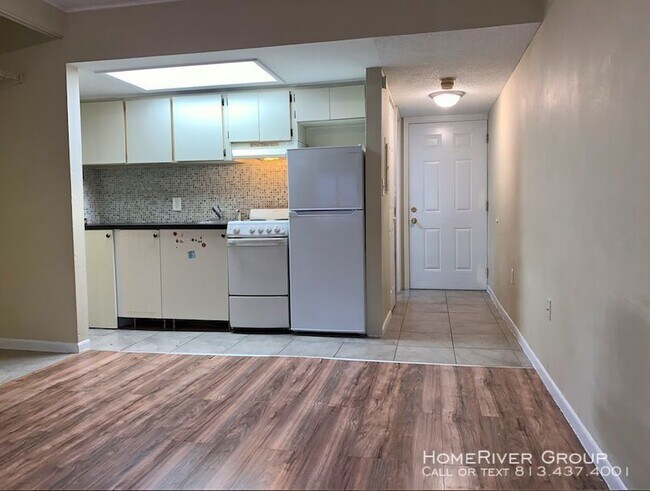 Foto del edificio - Studio apartment in gated community near USF