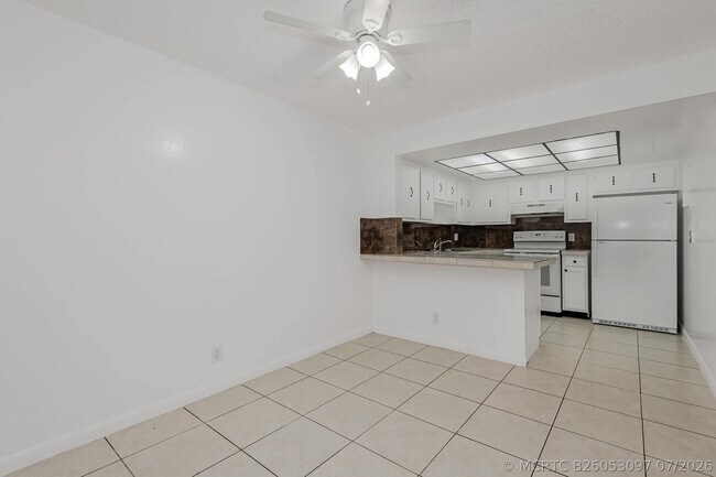 Building Photo - 8830 W Sample Rd
