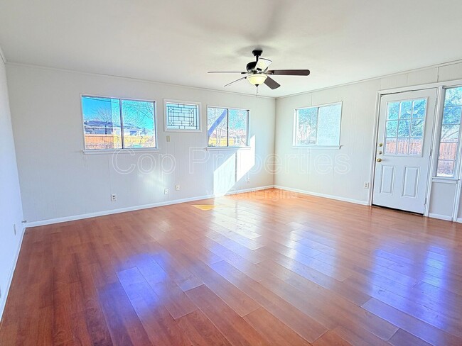 Building Photo - 339 Waxwood Ln