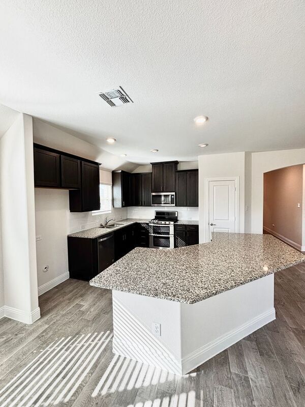 Foto del edificio - 11416 Culberson Dr