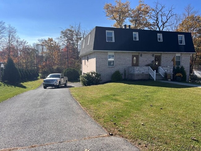 Foto del edificio - 120-122 Berkey Dr