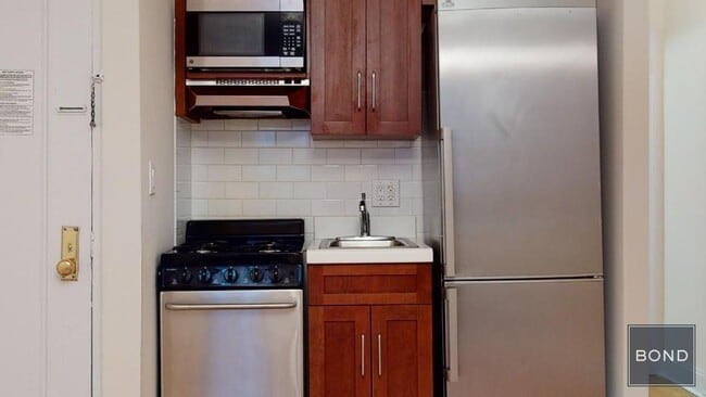 Foto del edificio - 1588 York Ave