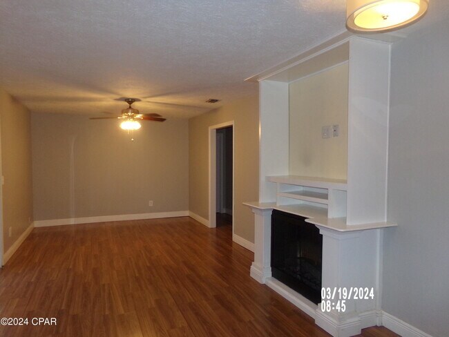 Building Photo - 110 Spruce Ct