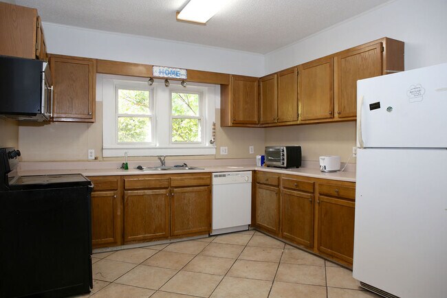 Foto del edificio - 1222 W Market St