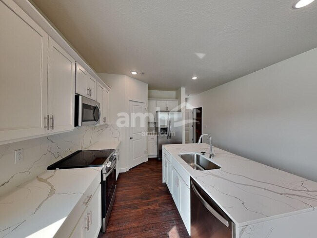 Foto del edificio - 8972 Royal Ln