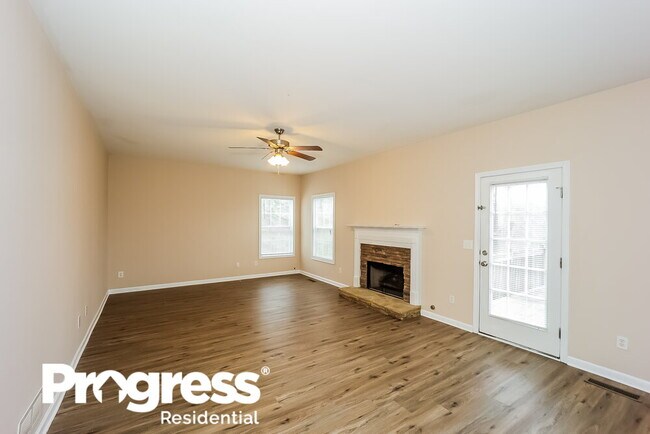 Building Photo - 251 Kyles Cir