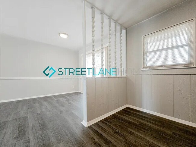 Building Photo - 1309 Cabrillo Dr