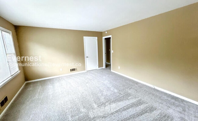 Building Photo - 2429 3rd Pl NW