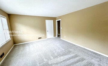 Building Photo - 2429 3rd Pl NW