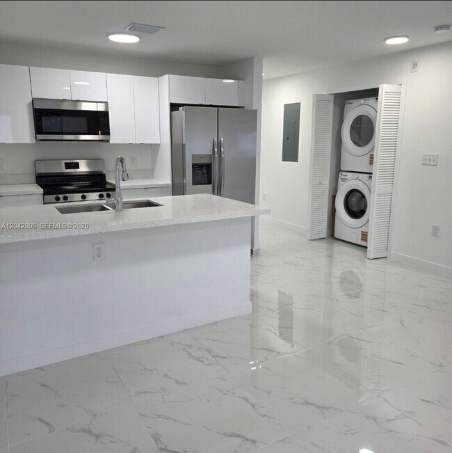 Foto del edificio - 2729 NW 44th St