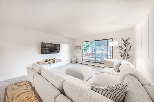 Building Photo - 4371 Wilshire Blvd