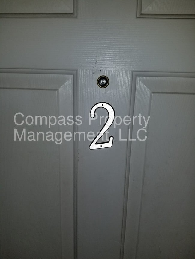 Building Photo - $695 - 2 Bed, 1 Bath - East Earl