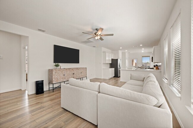 Foto del edificio - 1216 W Yarrow Ave