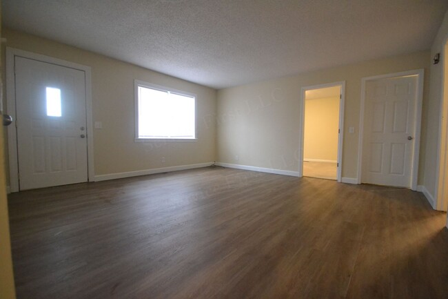 Foto del edificio - 3 Bed 1 Bath 1300 SQFT Home in Bolivar! Ca...