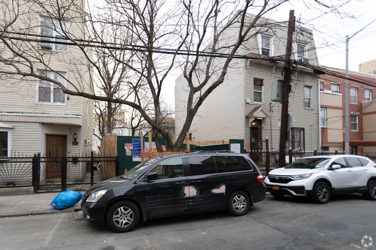 Foto del edificio - 369 E 159th St