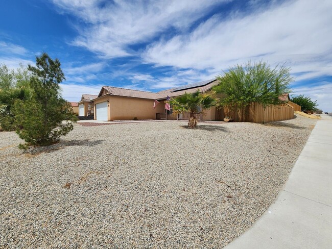 Foto del edificio - **COMING THIS JULY** BEAUTIFUL 4 bedroom 2...