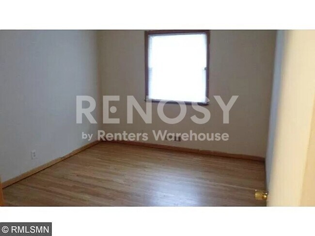 Foto del edificio - Wonderful 2BD / 1 BA DUPLEX  in Minneapolis Available 1/1/2024!