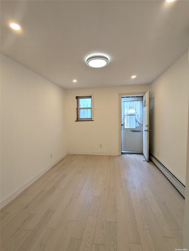 Building Photo - 129 Woodbine St
