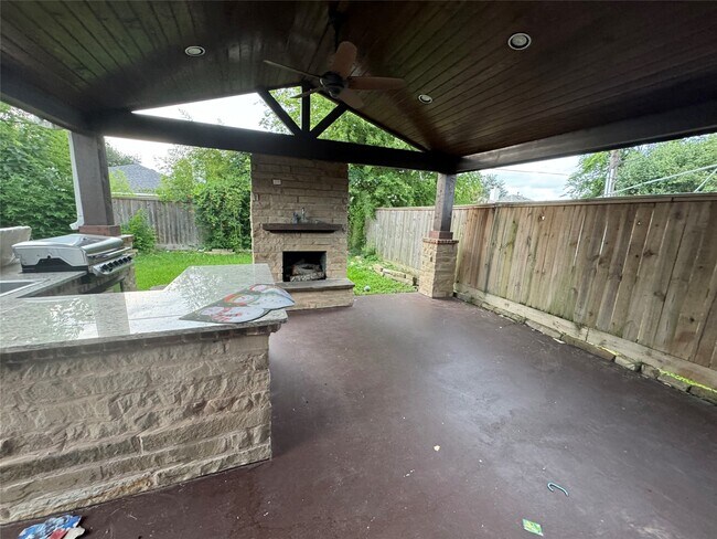 Building Photo - 3723 Westmeadow