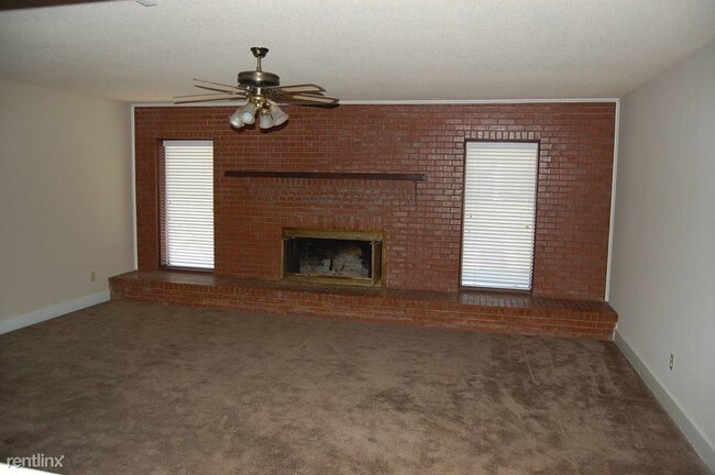 Foto del edificio - 3 br, 2 bath House - 504 Sharp Blvd