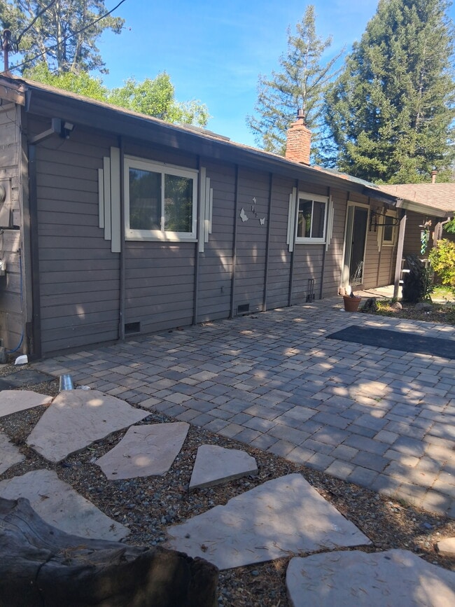 Building Photo - 132 Ardith Dr