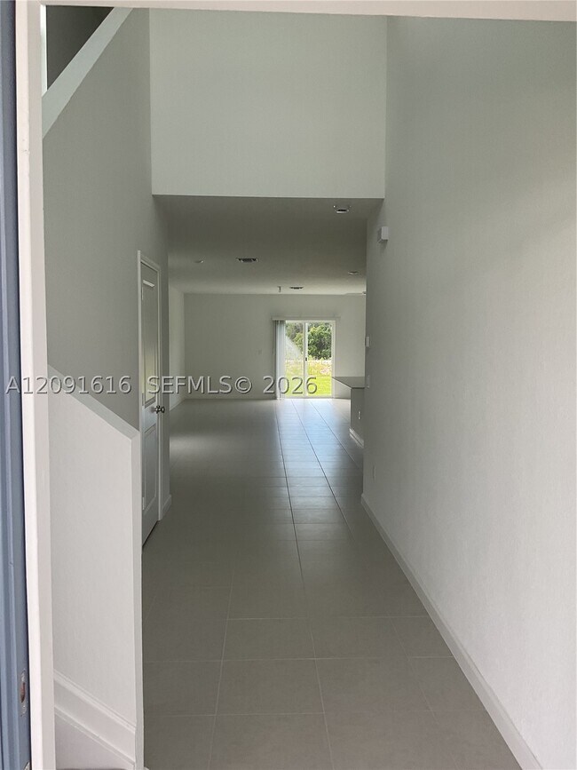 Foto del edificio - 5924 NW Fairfox Wy