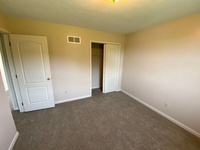 Foto del edificio - 262 Olney Rd