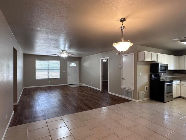 Building Photo - 311 Lamaloa Ln