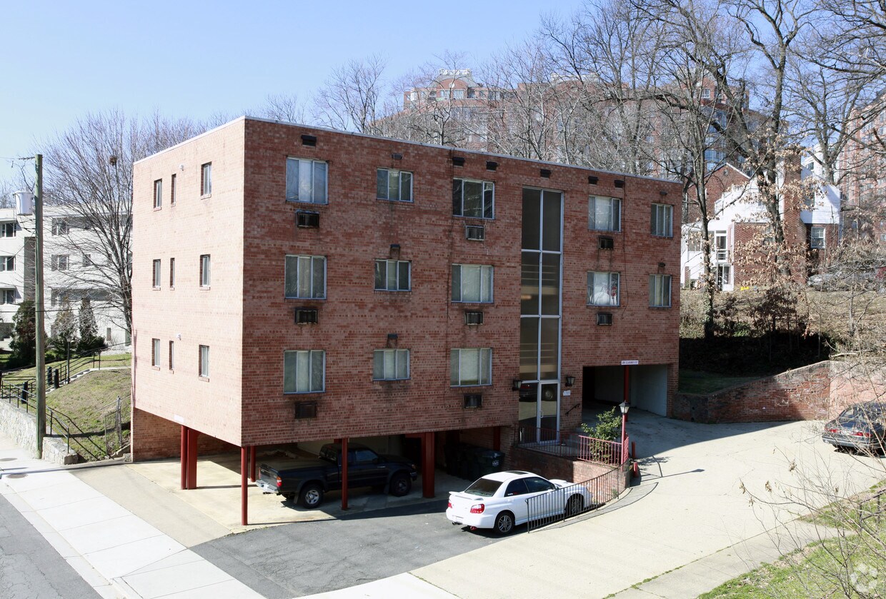 Primary Photo - 1300 N Rhodes St