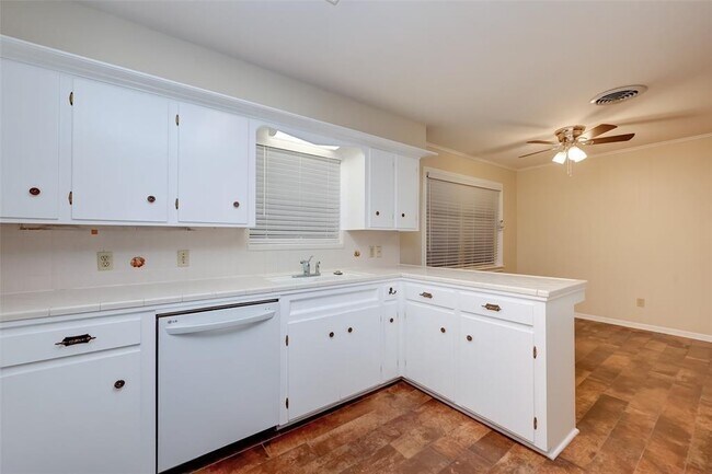 Foto del edificio - 6543 Kury Ln