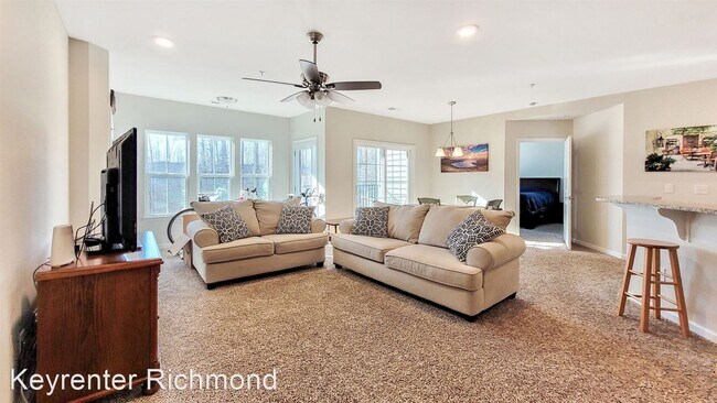 Foto del edificio - 1100 Westwood Village Ln