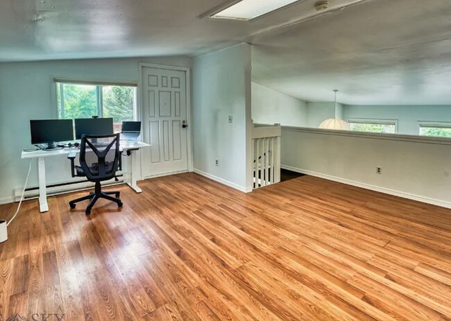 Foto del edificio - 1805 S Rouse Ave