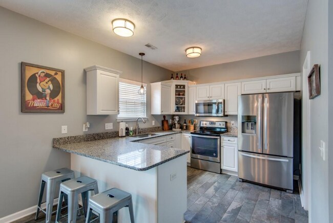 Foto del edificio - 606 Spence Enclave Way