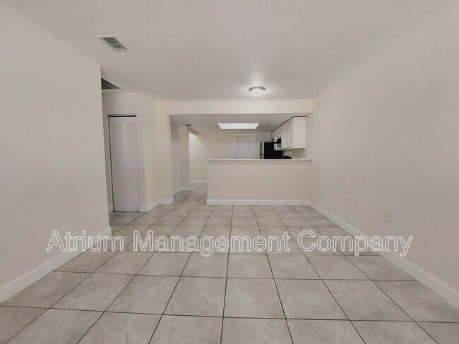 Foto del edificio - 1047 Crestview Ave