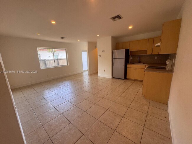 Foto del edificio - 3342 NW 9th Ave