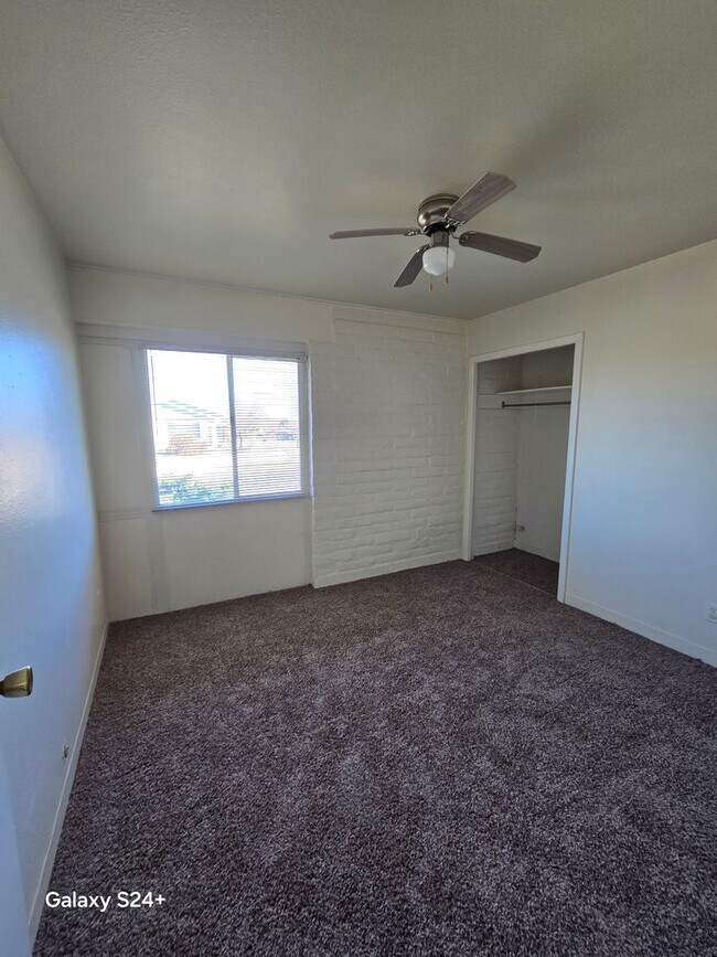 Building Photo - 402 Cuprite St