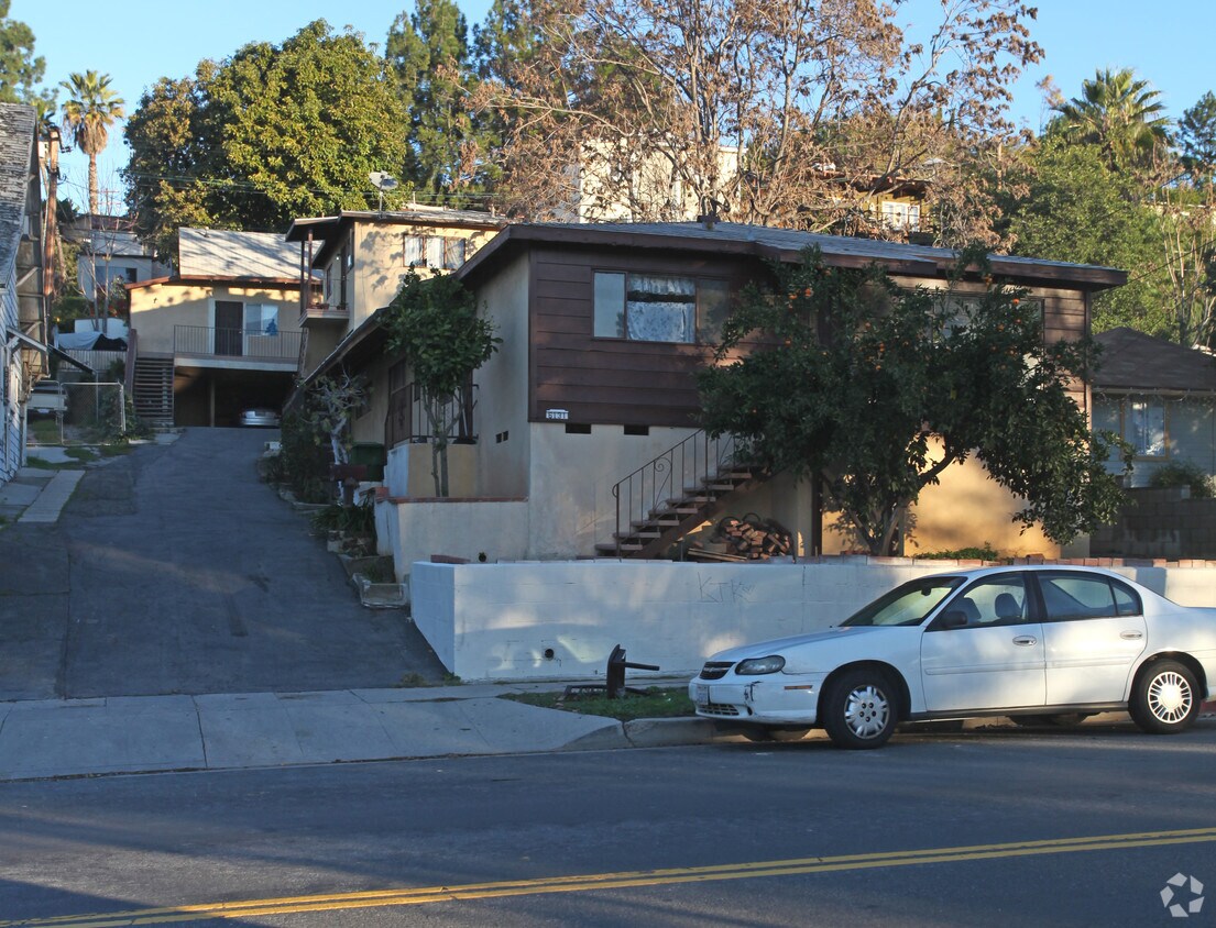 Primary Photo - 6131 Piedmont Ave