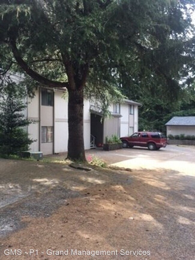 Building Photo - 3615 Frontage Rd