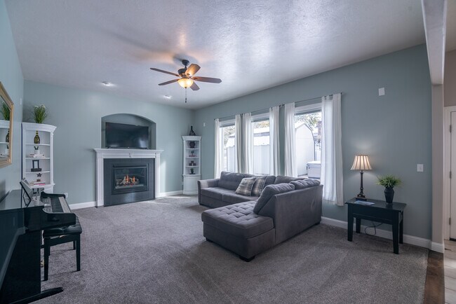 Building Photo - 1440 Satterfield Dr