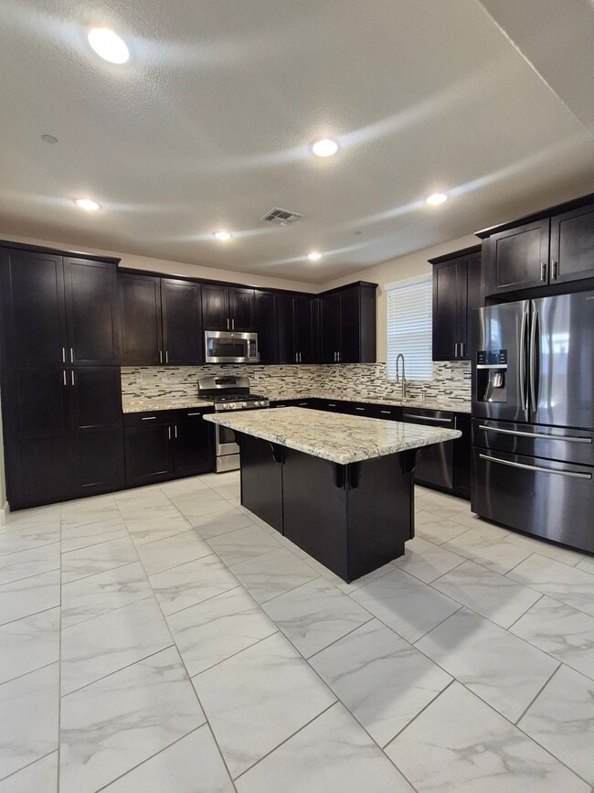 Building Photo - 624 St Armel Pl