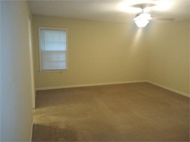 Foto del edificio - Coming soon. Charming 3-Bedroom Home in Co...