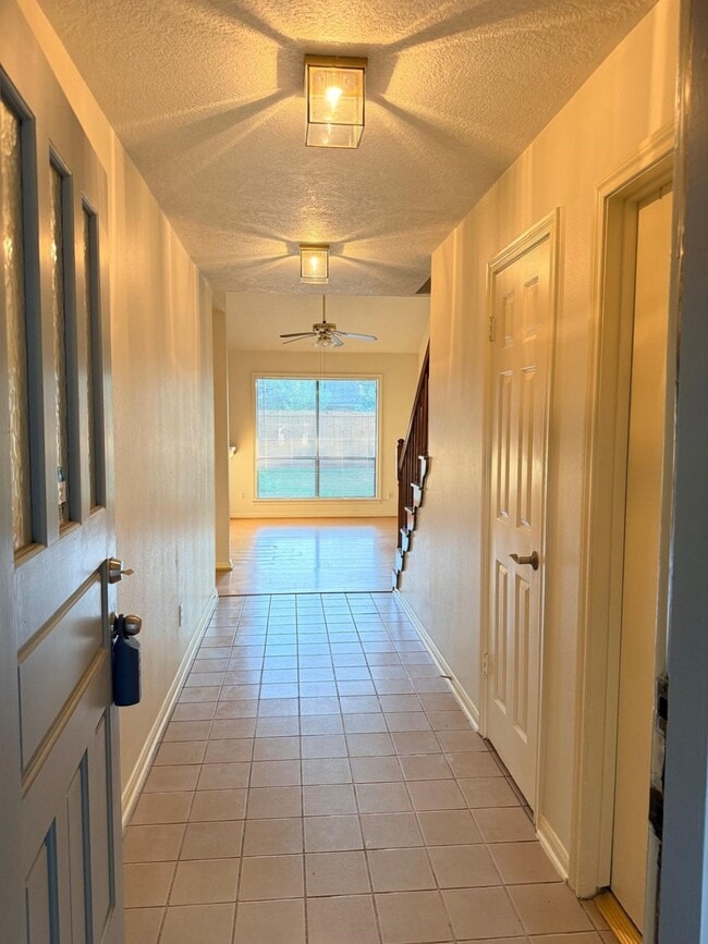 Foto del edificio - 16214 Dunmoor Dr