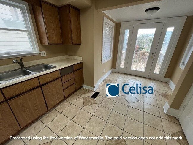 Building Photo - 419 W Lexington Ave * COMING SOON *