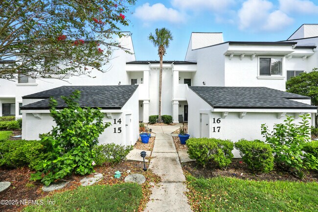 Foto del edificio - 16 Cove Rd