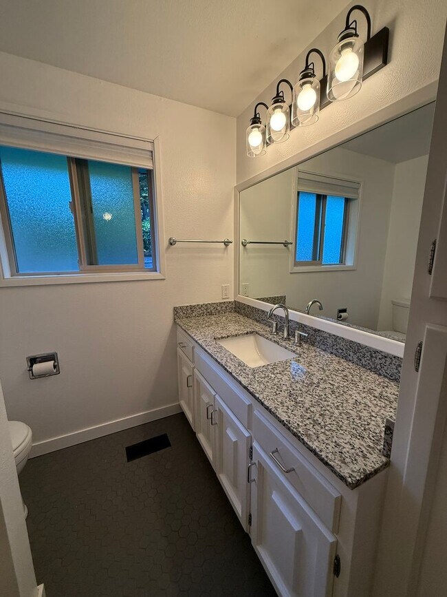 Building Photo - Pet Friendly Home with Pool Access!