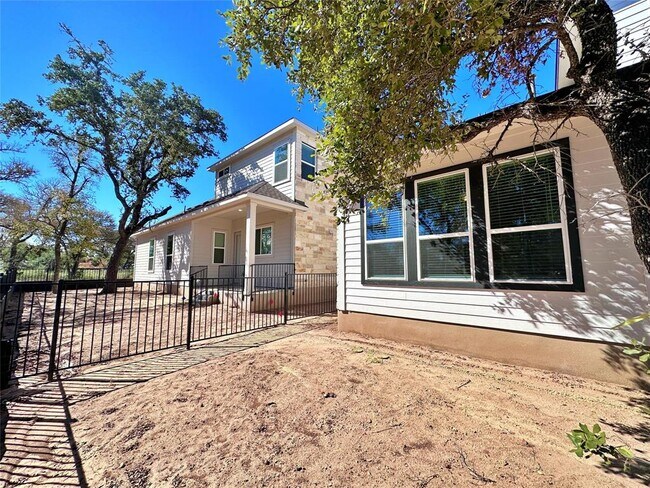Building Photo - 250 Revere Dr