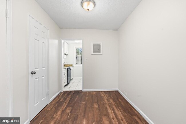 Building Photo - 4307 2nd Rd N